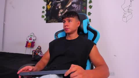 Oliver bray online show from 12/24/24, 12:44