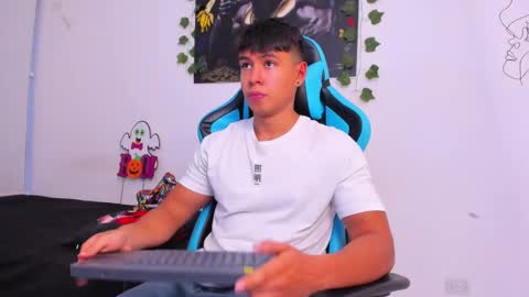 Oliver bray online show from 12/25/24, 10:59