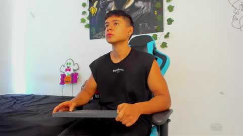 Oliver bray online show from 01/23/25, 03:54