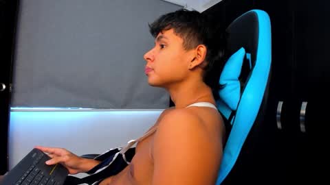 Oliver bray online show from 10/14/25, 06:09