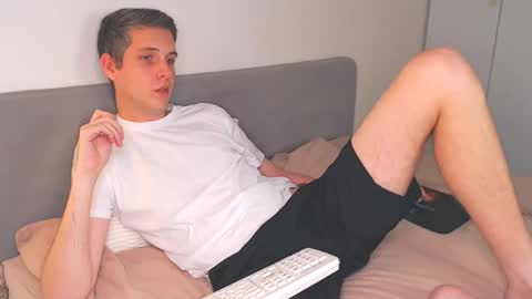 Snapshot of oliver_hort chatting on 09/20/25, 02:51 Oliver online show from 09/20/25, 02:51