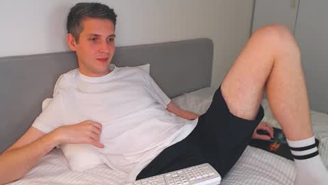 Snapshot of oliver_hort chatting on 11/05/25, 05:35 Oliver online show from 11/05/25, 05:35