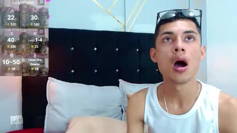 Snapshot of oliver_king_sex chatting on 01/16/25, 05:44 Oliver Smith online show from 01/16/25, 05:44