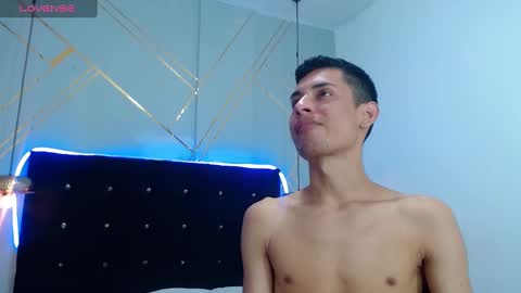 Snapshot of oliver_king_sex chatting on 01/20/25, 09:43 Oliver Smith online show from 01/20/25, 09:43