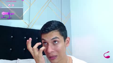 Snapshot of oliver_king_sex chatting on 02/04/25, 01:13 Oliver Smith online show from 02/04/25, 01:13