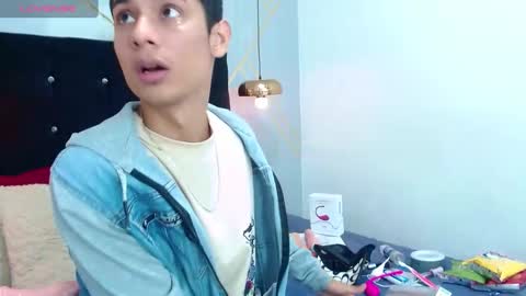 Snapshot of oliver_king_sex chatting on 02/10/25, 05:52 Oliver Smith online show from 02/10/25, 05:52