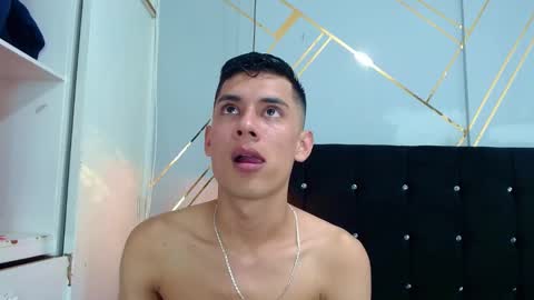 Snapshot of oliver_king_sex chatting on 02/13/25, 12:24 Oliver Smith online show from 02/13/25, 12:24
