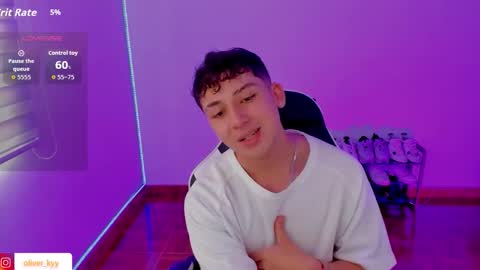 Snapshot of oliver_kyy chatting on 09/24/25, 06:33 oliveeer online show from 09/24/25, 06:33