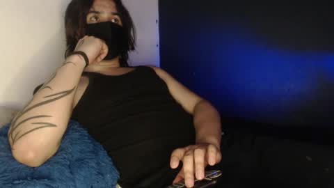 oliver_laid_2023 online show from 01/27/25, 04:52