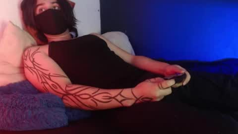 oliver_laid_2023 online show from 02/01/25, 07:13