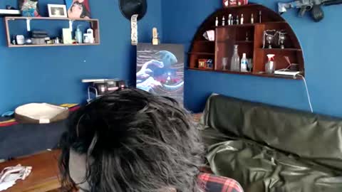 oliver_laid_2023 online show from 09/16/25, 06:53