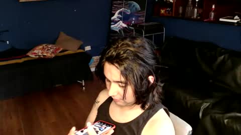 oliver_laid_2023 online show from 09/21/25, 10:11