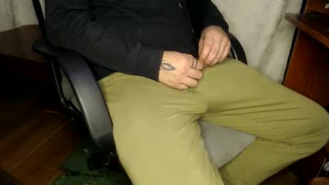 oliver_laid_2023 online show from 09/25/25, 02:04