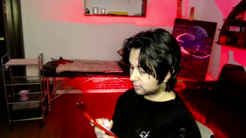 oliver_laid_2023 online show from 10/20/25, 12:11