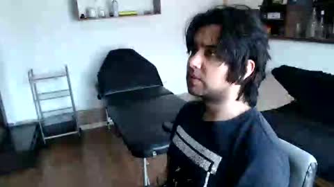 oliver_laid_2023 online show from 10/21/25, 06:41