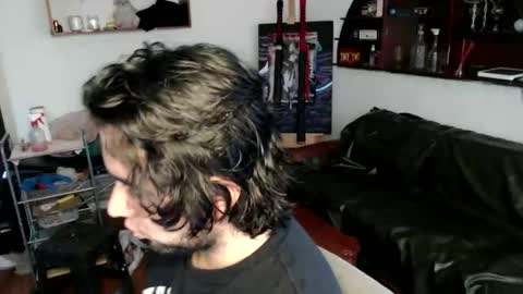 oliver_laid_2023 online show from 10/27/25, 09:19