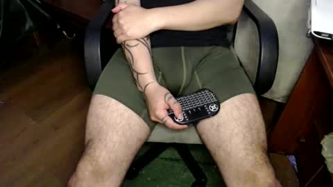 oliver_laid_2023 online show from 11/29/25, 06:38