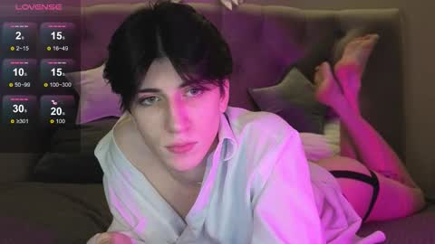 Snapshot of oliver_star_boy chatting on 02/01/26, 08:40 oliver online show from 02/01/26, 08:40