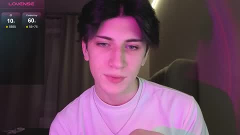 Snapshot of oliver_star_boy chatting on 02/03/26, 11:10 oliver online show from 02/03/26, 11:10
