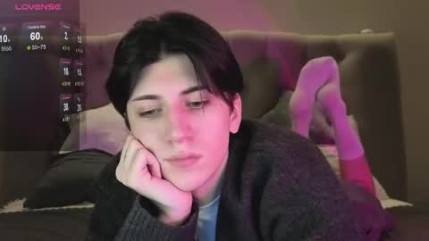 Snapshot of oliver_star_boy chatting on 02/04/26, 05:19 oliver online show from 02/04/26, 05:19