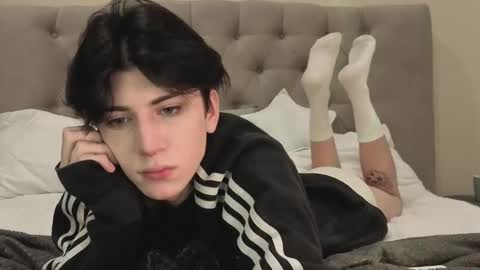 Snapshot of oliver_star_boy chatting on 02/10/26, 12:04 oliver online show from 02/10/26, 12:04