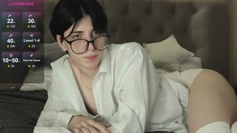 Snapshot of oliver_star_boy chatting on 02/17/26, 05:41 oliver online show from 02/17/26, 05:41