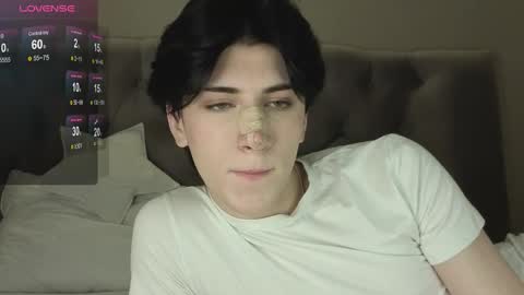 Snapshot of oliver_star_boy chatting on 02/22/26, 04:16 oliver online show from 02/22/26, 04:16