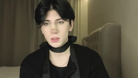 Snapshot of oliver_star_boy chatting on 02/25/26, 04:27 oliver online show from 02/25/26, 04:27