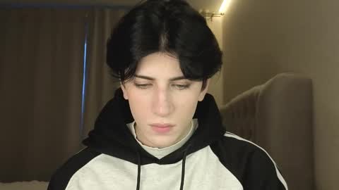 Snapshot of oliver_star_boy chatting on 02/26/26, 02:49 oliver online show from 02/26/26, 02:49