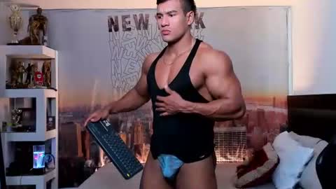 Snapshot of oliver_tommy chatting on 10/05/25, 12:58 oliver_tommy online show from 10/05/25, 12:58