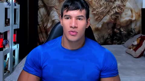 Snapshot of oliver_tommy chatting on 11/08/25, 01:22 oliver_tommy online show from 11/08/25, 01:22