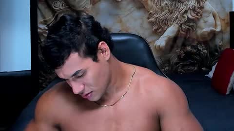 Snapshot of oliver_tommy chatting on 11/15/25, 01:14 oliver_tommy online show from 11/15/25, 01:14