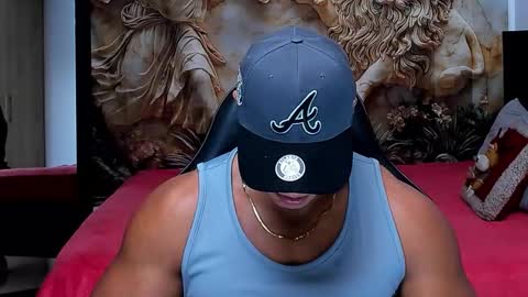 Snapshot of oliver_tommy chatting on 11/24/25, 11:48 oliver_tommy online show from 11/24/25, 11:48