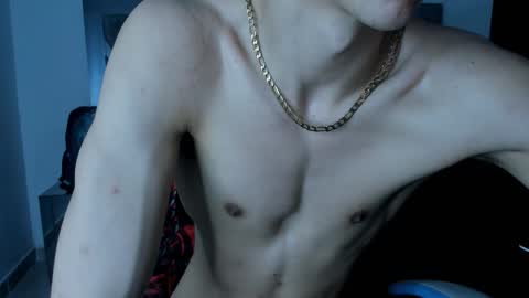 oliverthompson_01 online show from 09/19/25, 06:37