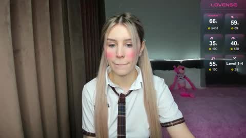 Olivia online show from 11/16/25, 07:36