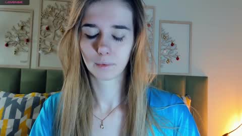 Snapshot of olivia_7 chatting on 12/23/24, 07:52 Olivia online show from 12/23/24, 07:52