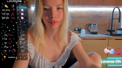 Olivia 3 online show from 12/22/25, 10:07