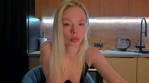 Olivia 3 online show from 04/26/26, 09:01