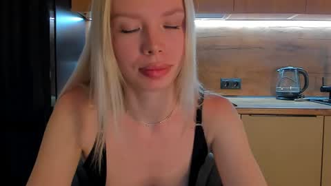 Olivia 3 online show from 05/08/26, 09:20