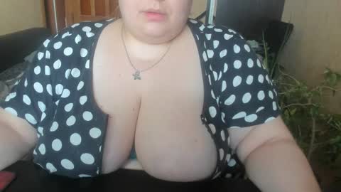 Snapshot of olivia_bud_gold chatting on 11/23/25, 11:21 Olivia Gold online show from 11/23/25, 11:21