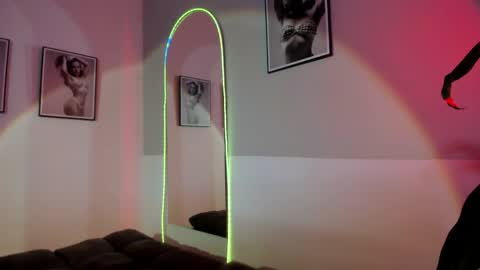 Olivia Collins online show from 05/29/26, 11:08