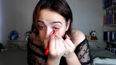 Snapshot of olivia_defo chatting on 10/22/25, 11:32 olivia_defo online show from 10/22/25, 11:32