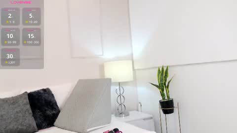 olivia_flamme online show from 06/16/26, 11:24