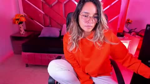  OLIVIA  online show from 05/05/26, 03:36