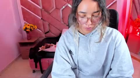  OLIVIA  online show from 06/13/26, 04:32