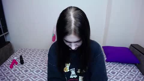 olivia_graceee online show from 11/22/25, 09:41