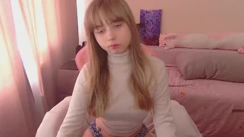 Snapshot of olivia_grr chatting on 06/03/26, 10:51 Olivia online show from 06/03/26, 10:51