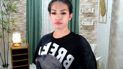 Snapshot of olivia_hotcummer chatting on 10/19/25, 05:13 olivia_hotcummer online show from 10/19/25, 05:13