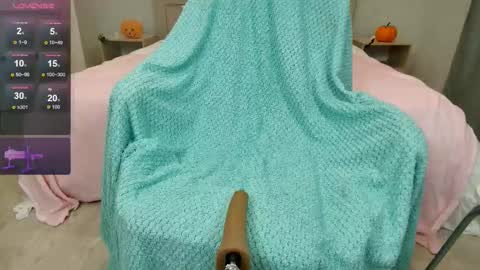 Olivia Hi guys Follow me  online show from 11/03/25, 12:13