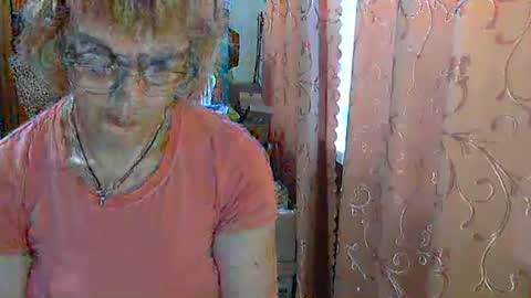 Olivia Mia online show from 05/19/26, 05:47
